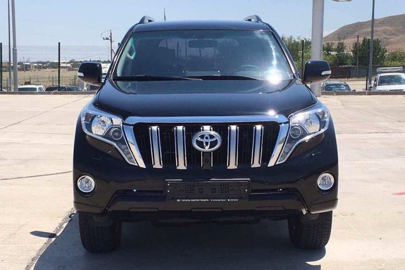 ფოტო 2 TOYOTA Land Cruiser 2011