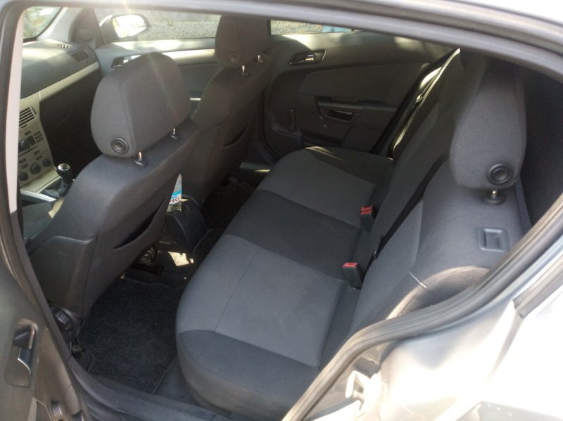 ფოტო 8 OPEL Astra 2007