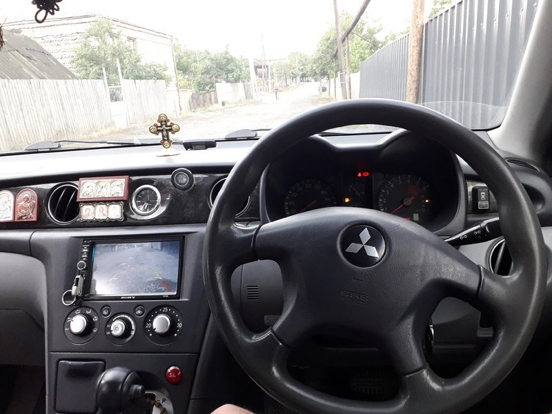 ფოტო 7 MITSUBISHI Airtrek 2001