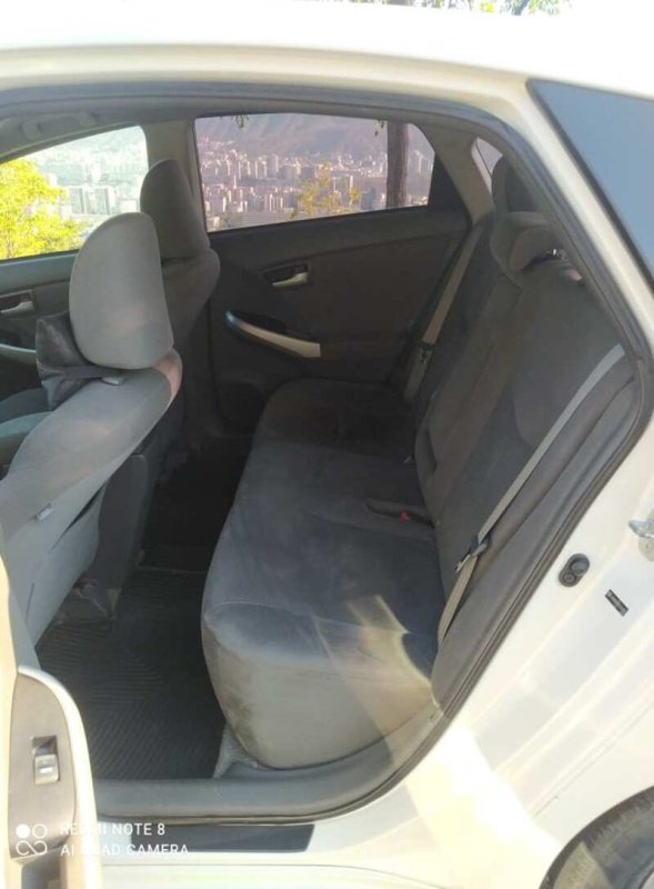ფოტო 1 TOYOTA Prius 2011