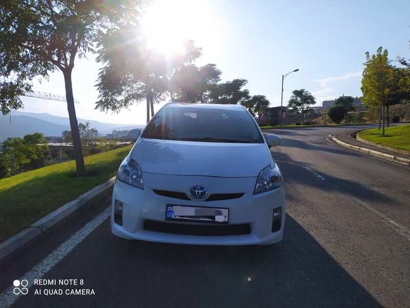 ფოტო 8 TOYOTA Prius 2011
