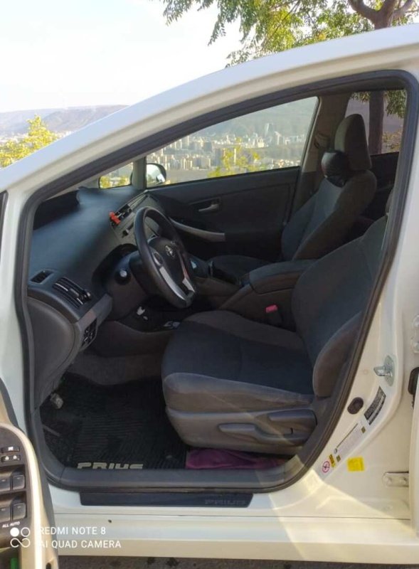 ფოტო 9 TOYOTA Prius 2011