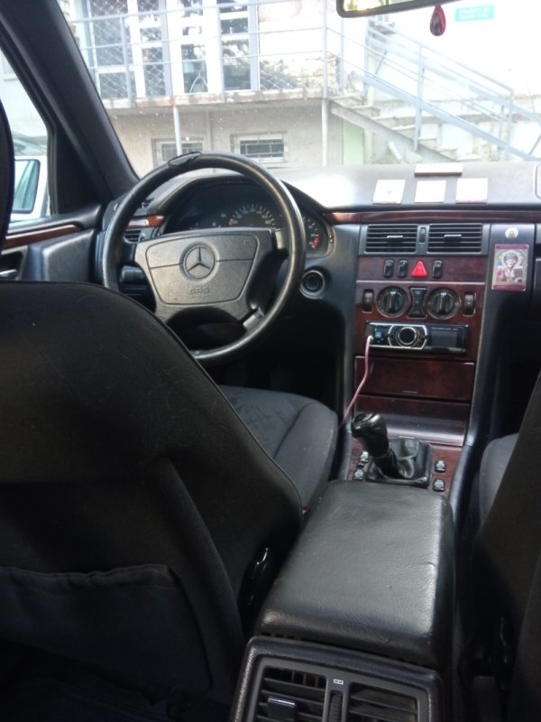 ფოტო 5 Mercedes-Benz 210 1997