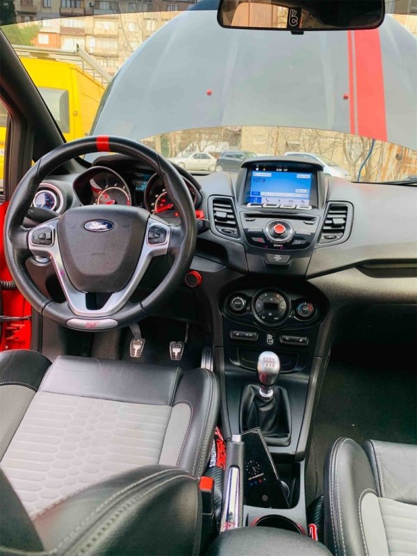 ფოტო 9 FORD Fiesta 2014