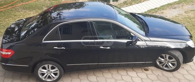 ფოტო 8 Mercedes-Benz E-Class 2010