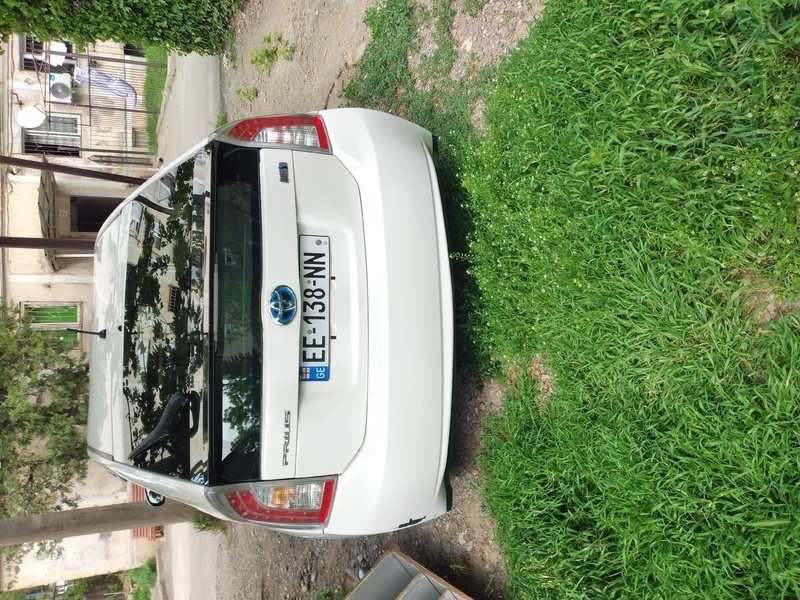 ფოტო 3 TOYOTA Prius 2012