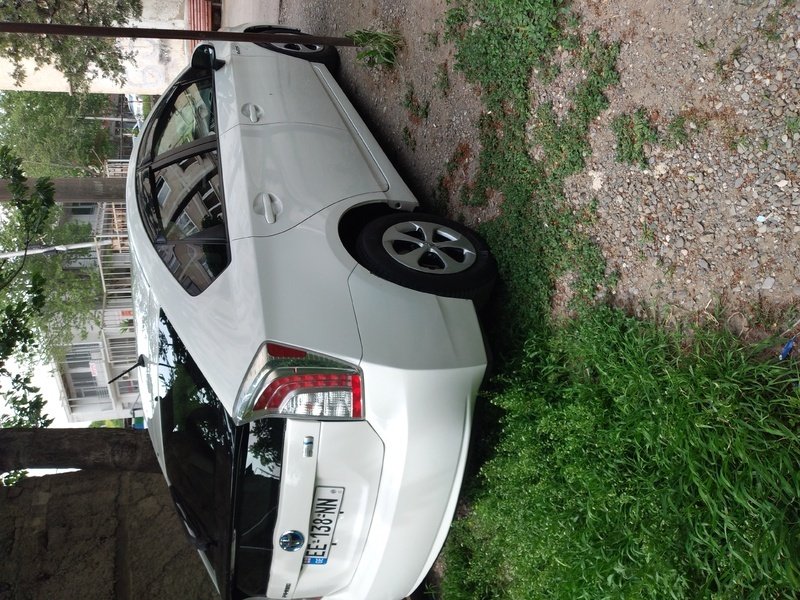 ფოტო 4 TOYOTA Prius 2012