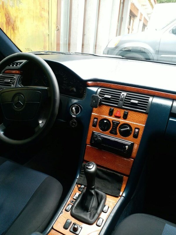 ფოტო 3 Mercedes-Benz 210 1996
