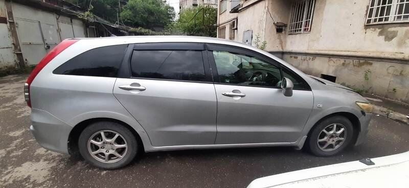 ფოტო 2 HONDA Stream 2006