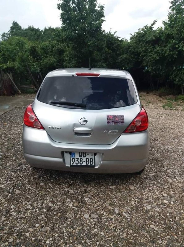 ფოტო 3 NISSAN Tiida 2004