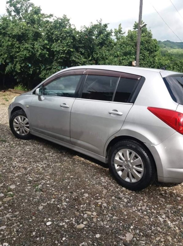 ფოტო 4 NISSAN Tiida 2004