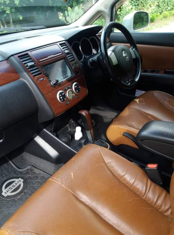 ფოტო 5 NISSAN Tiida 2004