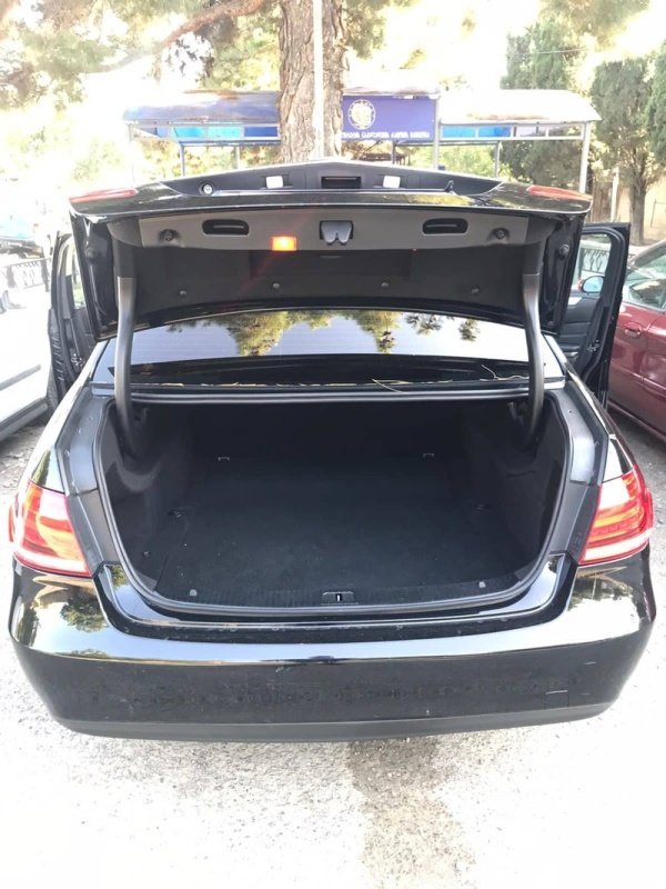 ფოტო 8 Mercedes-Benz E-Class 2015
