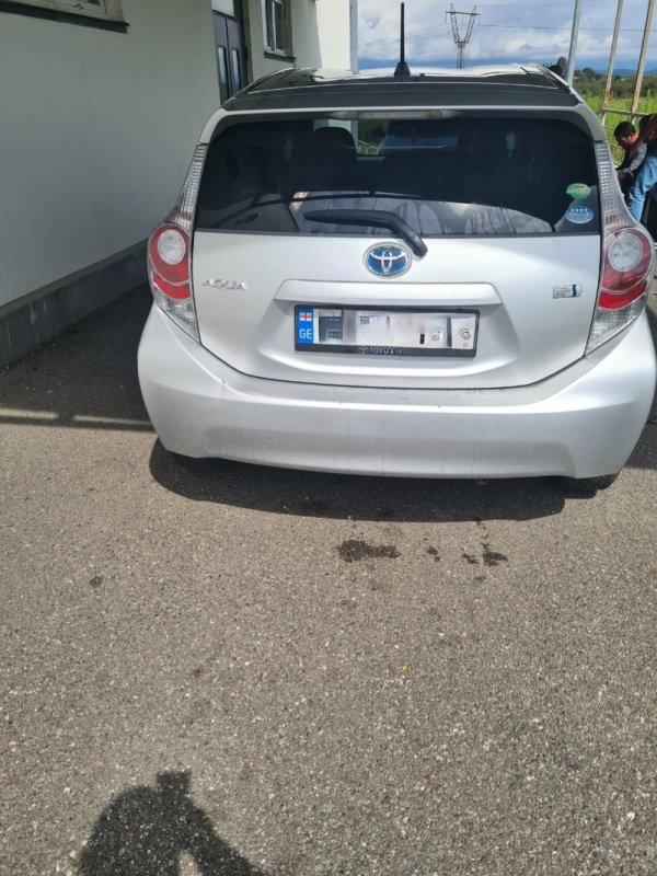 ფოტო 2 TOYOTA Aqua 2013