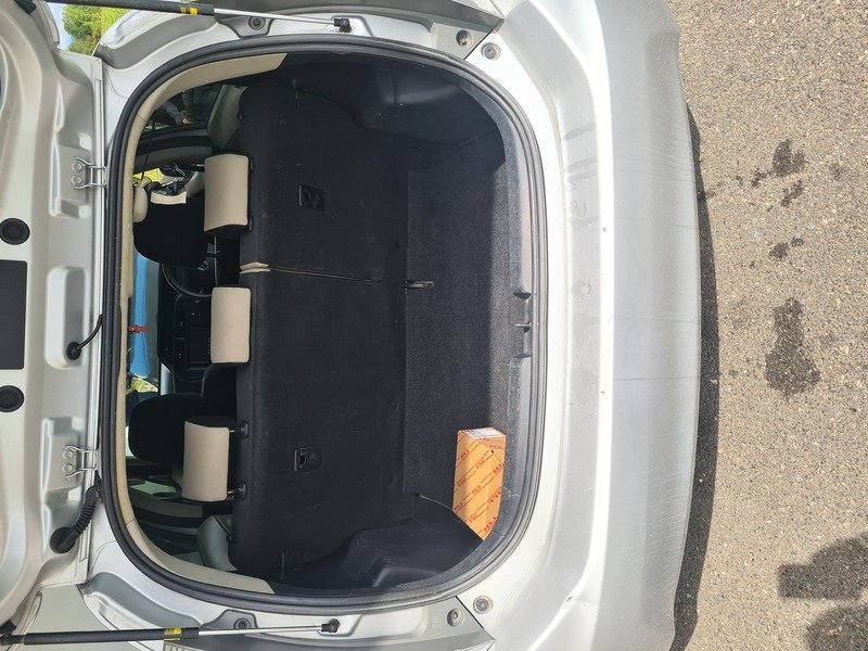 ფოტო 3 TOYOTA Aqua 2013