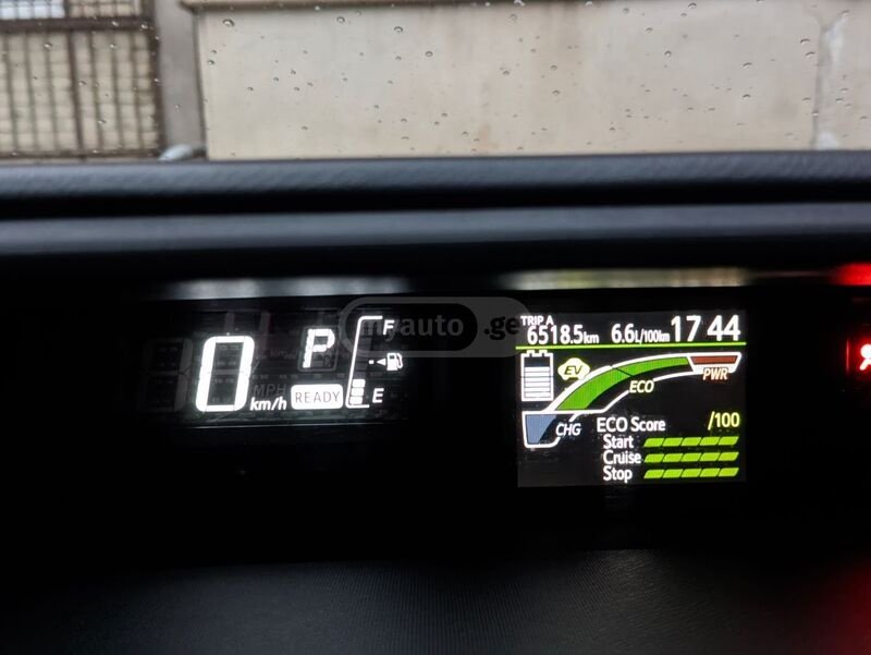 ფოტო 7 TOYOTA PriusC 2017