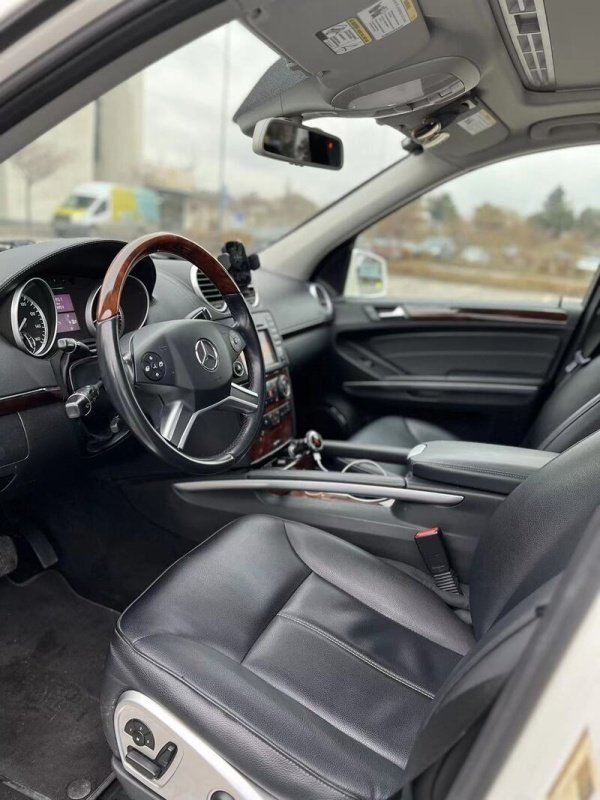 ფოტო 8 Mercedes-Benz GL-Class 2012