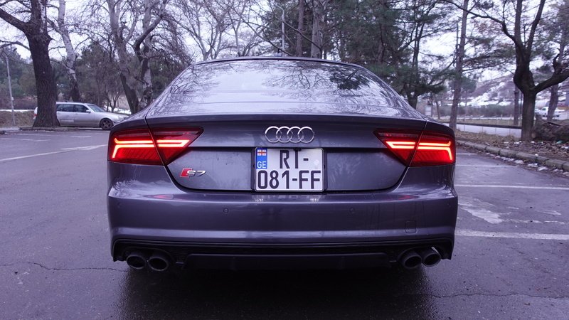 ფოტო 10 AUDI RS7 2017