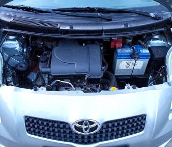 ფოტო 1 TOYOTA Yaris 2006 thumb