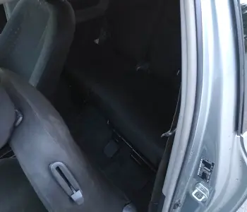 ფოტო 2 TOYOTA Yaris 2006 thumb