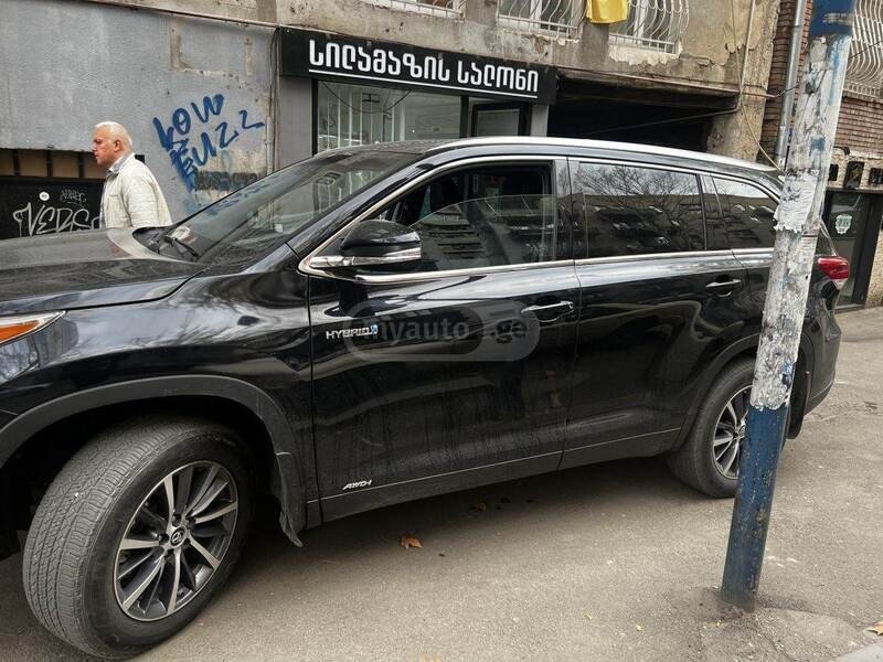 ფოტო 3 TOYOTA Highlander 2017