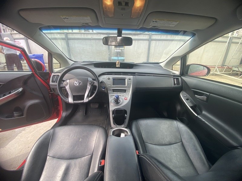 ფოტო 8 TOYOTA Prius 2014