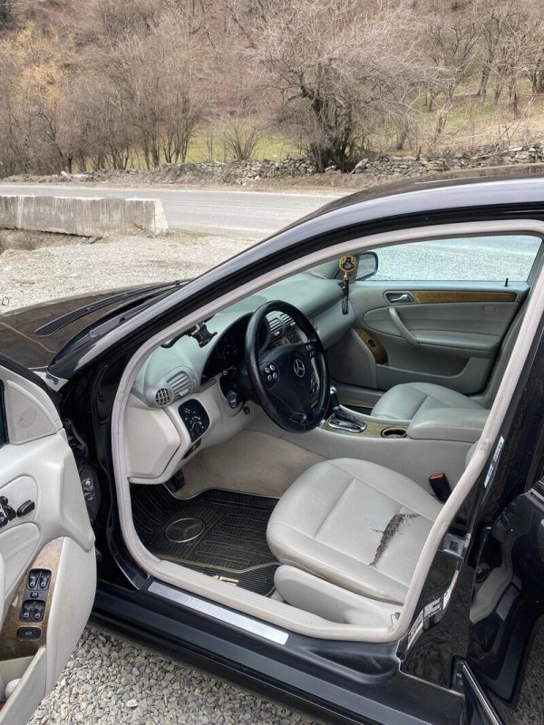 ფოტო 3 Mercedes-Benz C-Class 2007