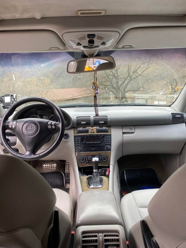 ფოტო 6 Mercedes-Benz C-Class 2007