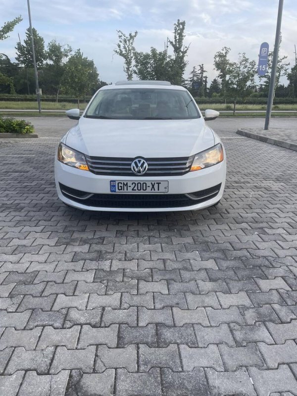 ფოტო 1 VOLKSWAGEN Passat 2012