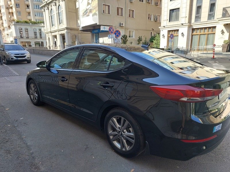ფოტო 10 HYUNDAI Elantra 2017