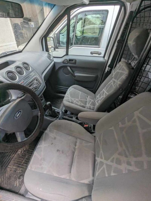 ფოტო 4 FORD Tourneo Connect 2010
