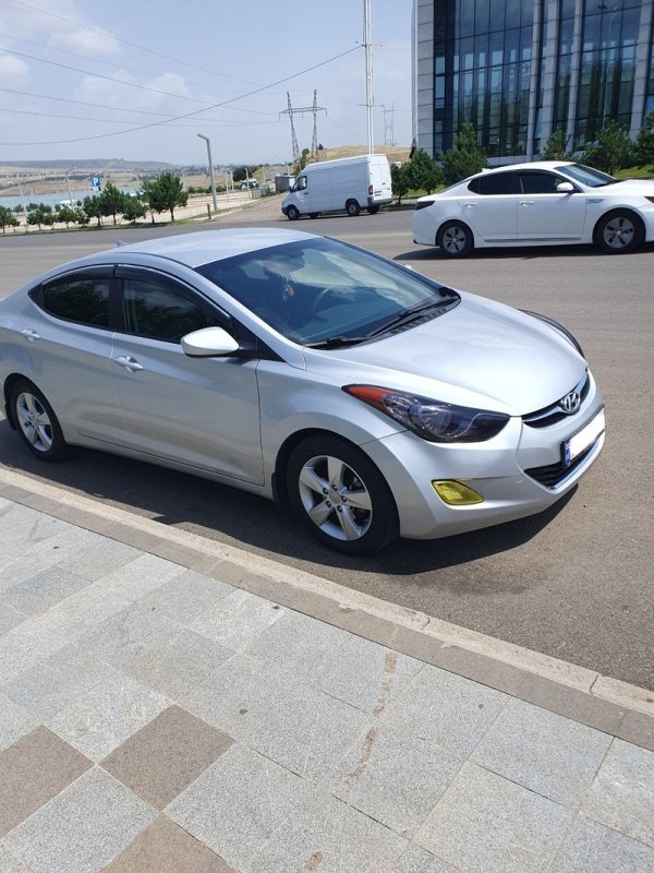 ფოტო 10 HYUNDAI Elantra 2013