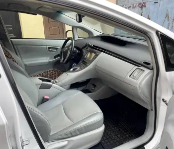 ფოტო 2 TOYOTA Prius 2013 thumb