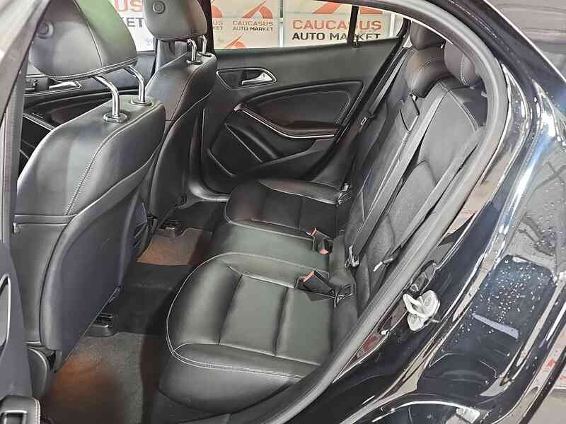 ფოტო 7 Mercedes-Benz GLA-Class 2015