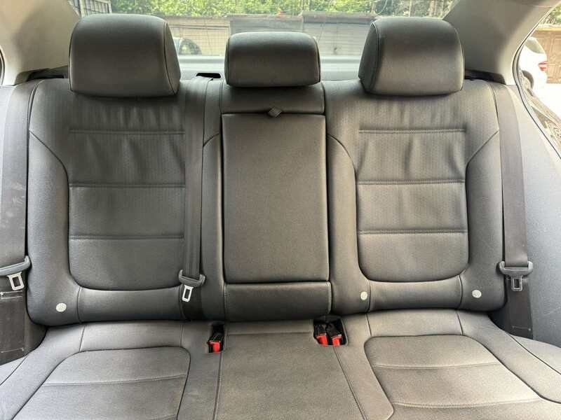 ფოტო 1 VOLKSWAGEN Jetta 2012