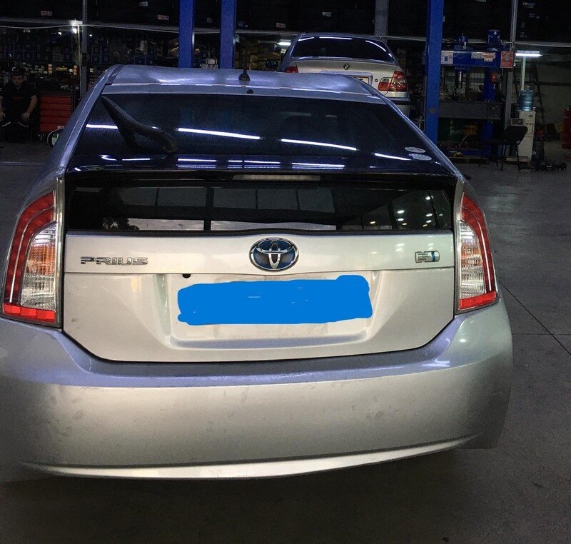 ფოტო 1 TOYOTA Prius 2014