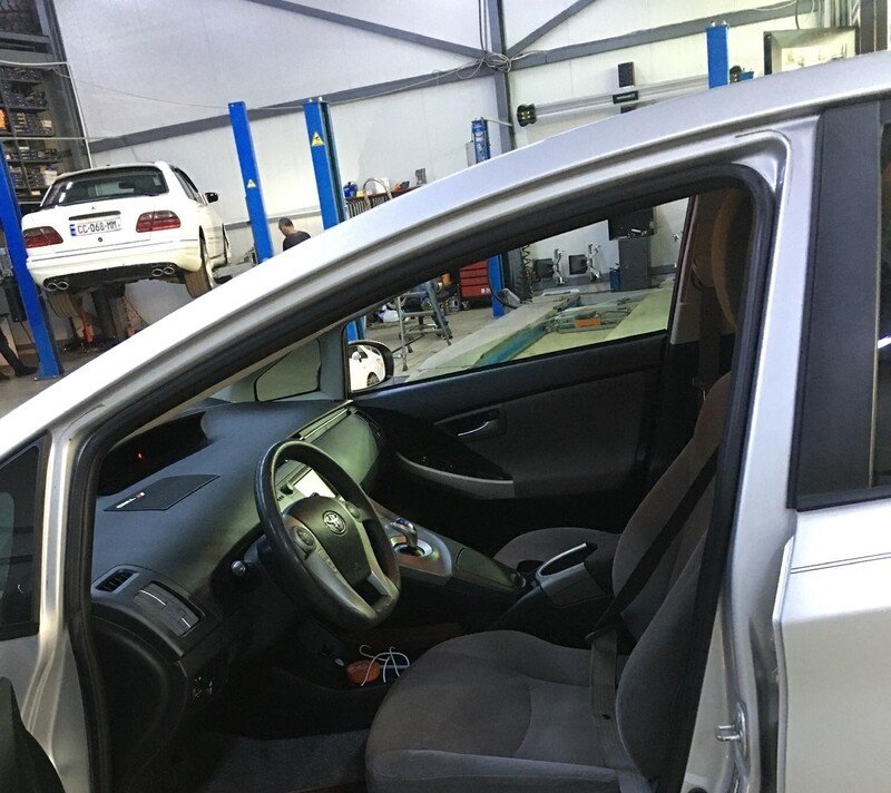 ფოტო 3 TOYOTA Prius 2014