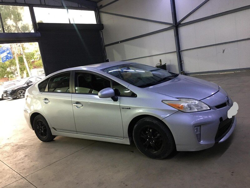 ფოტო 4 TOYOTA Prius 2014