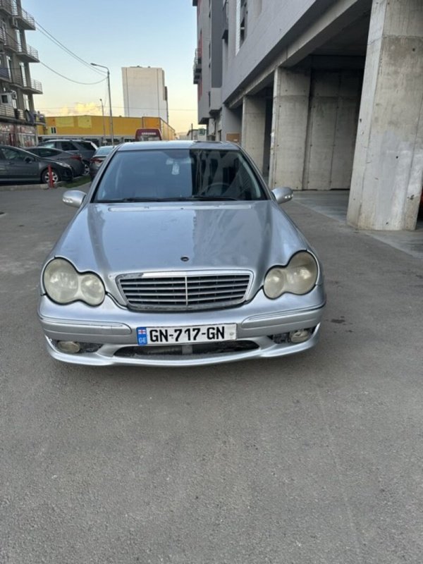 ფოტო 1 Mercedes-Benz C-Class 2005