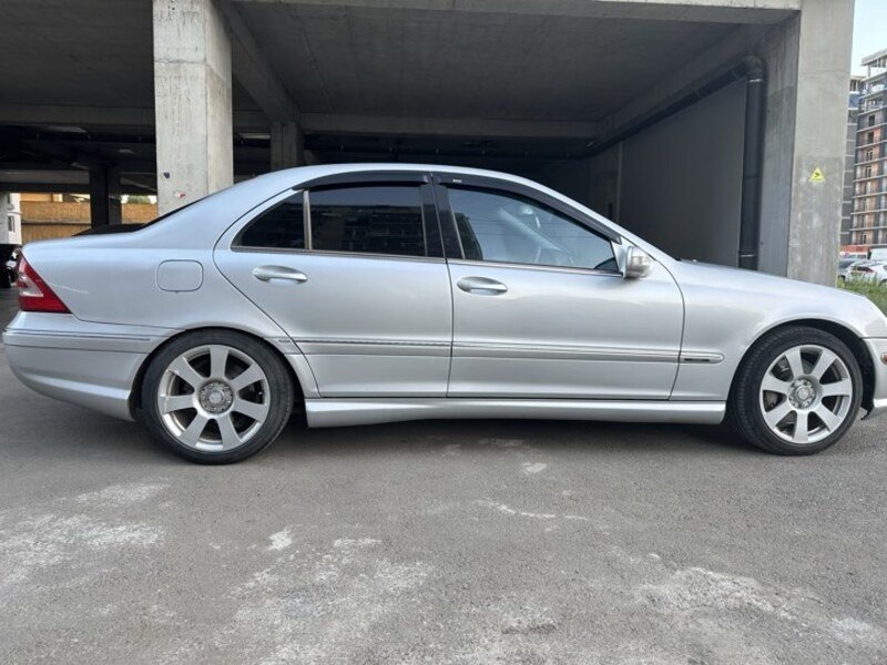 ფოტო 2 Mercedes-Benz C-Class 2005
