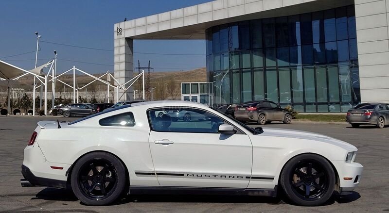 ფოტო 2 FORD Mustang 2012