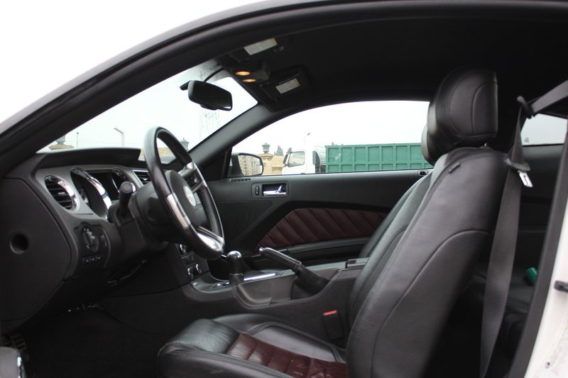 ფოტო 7 FORD Mustang 2012