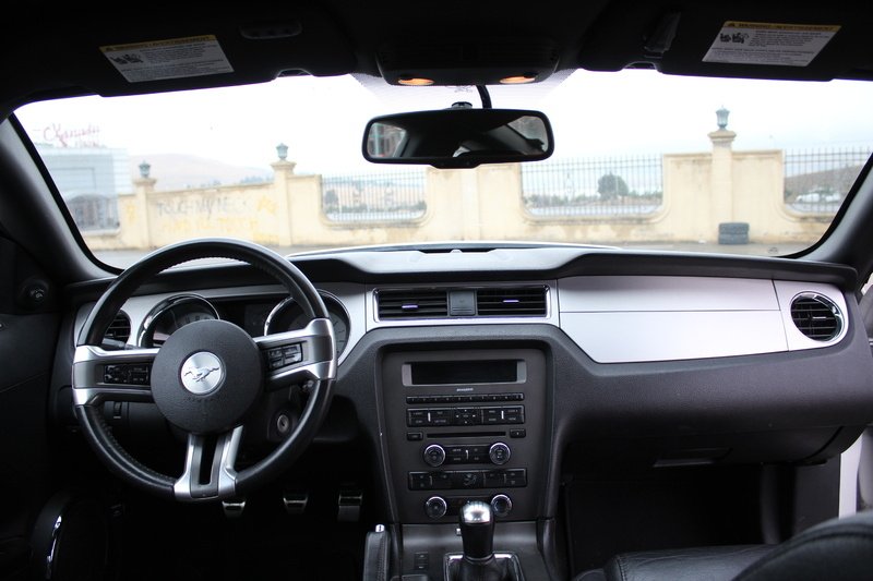 ფოტო 8 FORD Mustang 2012