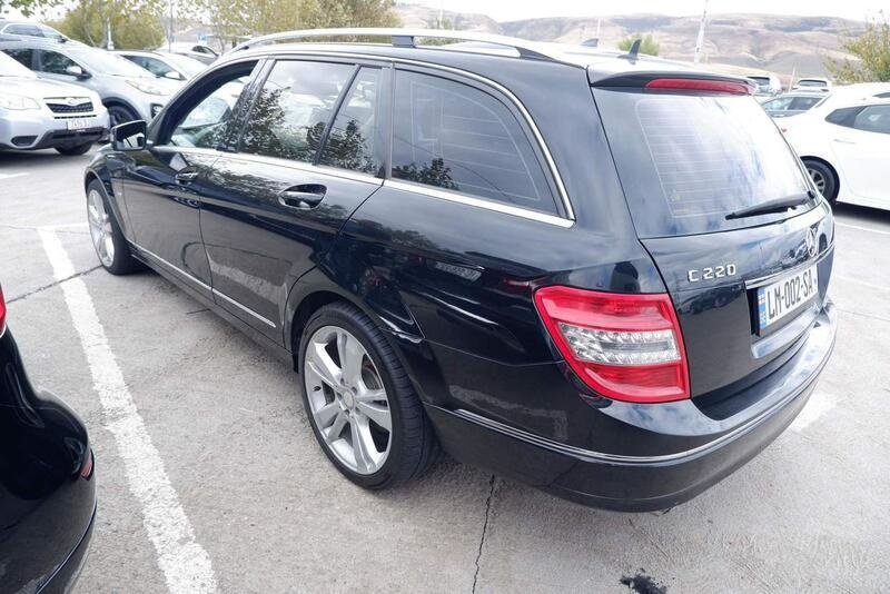 ფოტო 7 Mercedes-Benz C-Class 2010