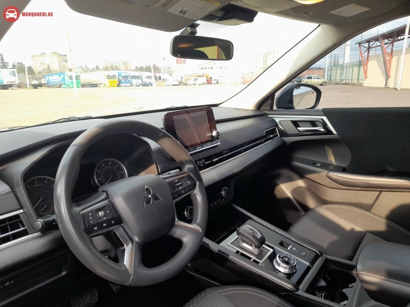 ფოტო 10 MITSUBISHI Outlander 2021