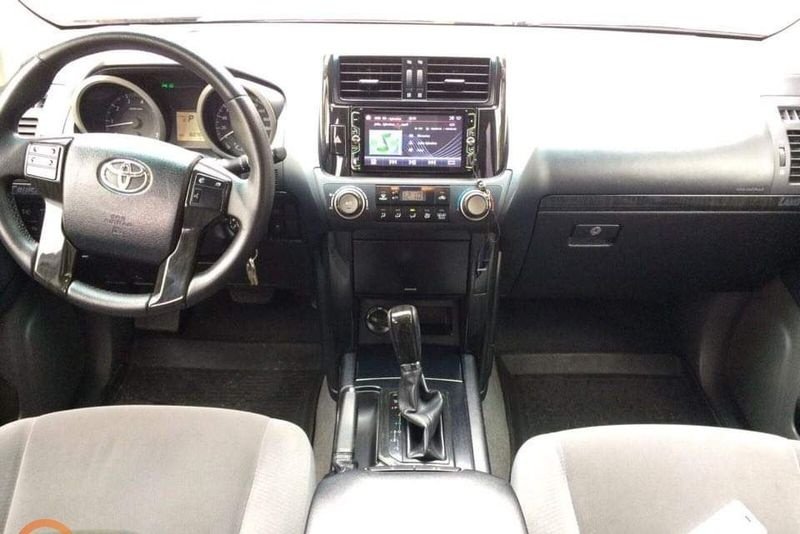 ფოტო 18 TOYOTA Land Cruiser 2011
