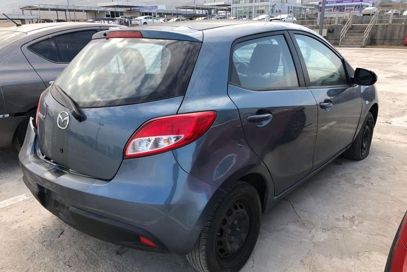 ფოტო 10 MAZDA Mazda 2 2014