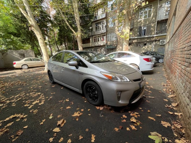 ფოტო 2 TOYOTA Prius 2012