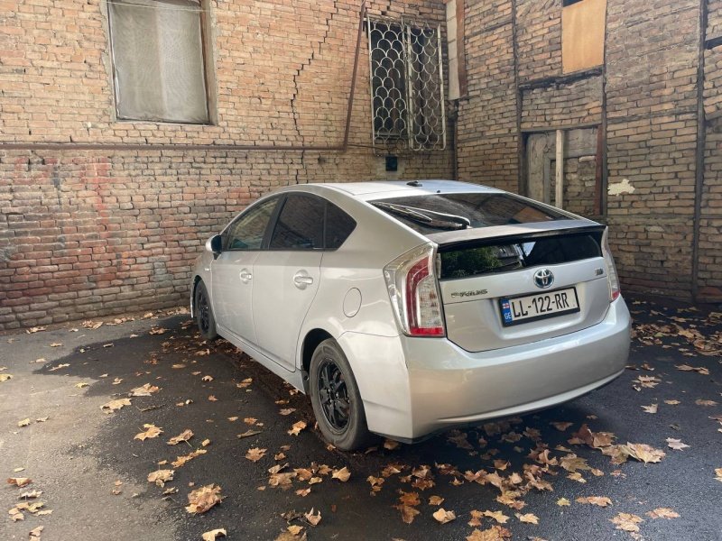 ფოტო 6 TOYOTA Prius 2012