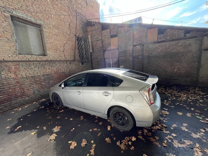 ფოტო 9 TOYOTA Prius 2012